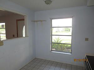 5th image of 145 NE Tunison Ave