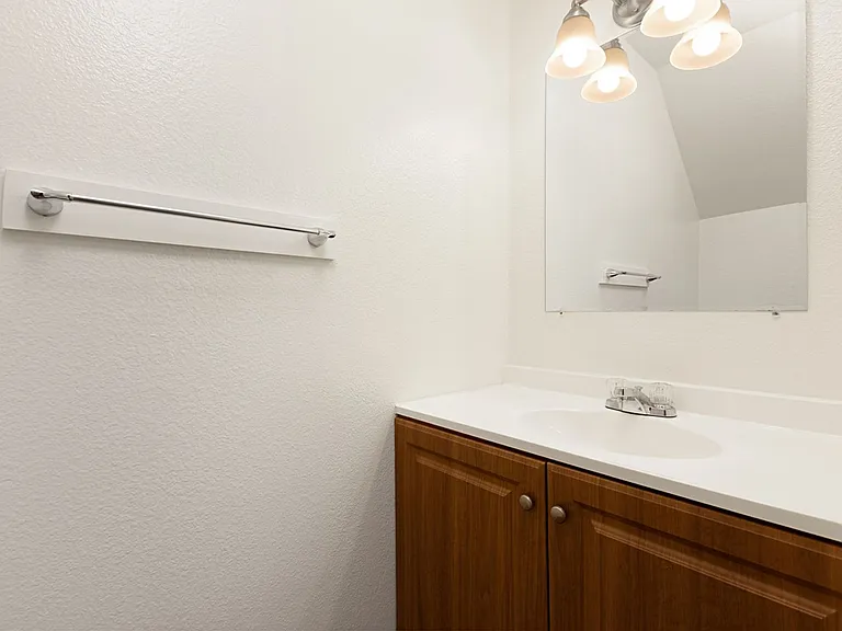 3661 Harvard Dr — Photo 6