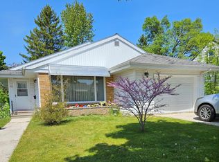 711 Adams St, Algoma, WI 54201