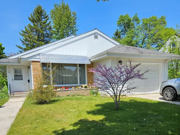 711 Adams St, Algoma, WI 54201