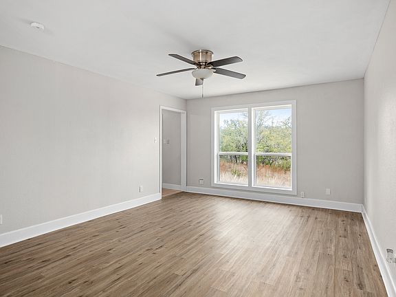 4th image of 138 Hobson Ln