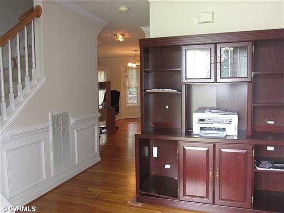 2nd image of 11024 Seward Way