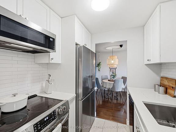 5th image of 358 Queen Mary Rd #609