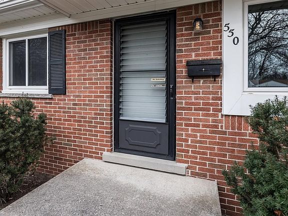 2nd image of 550 Lynne Ave