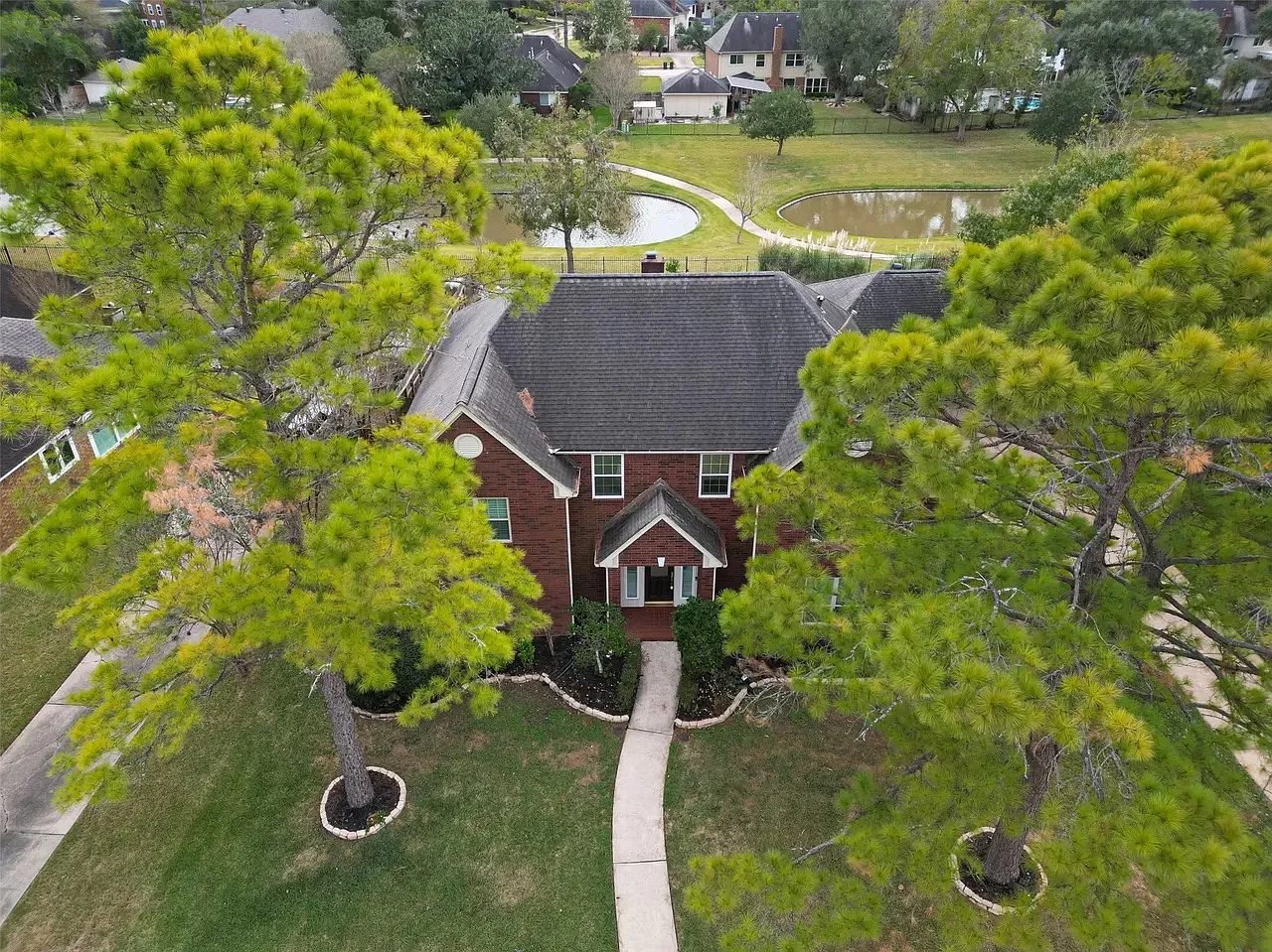 5 bed, 3.5 bath, 3622 sqft, $3,600 — Photo 4