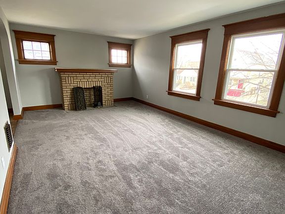 3rd image of 136 Washington Ave