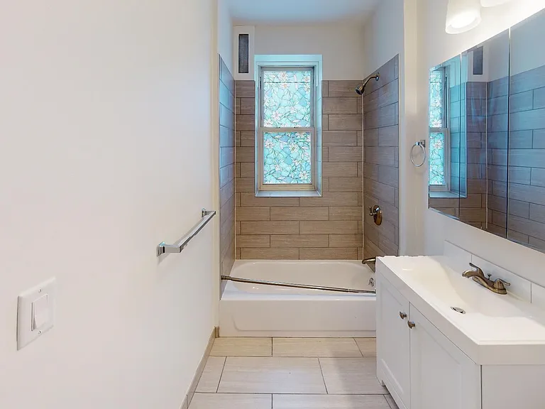 8 Farrington Ave #8A — Photo 44