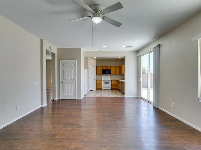 2925 Dowitcher Ave — Photo 10