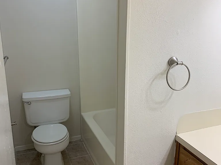 218 Kyla St #B — Photo 13