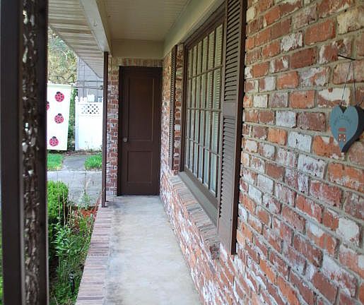 2nd image of 1662 Mount Vernon Dr
