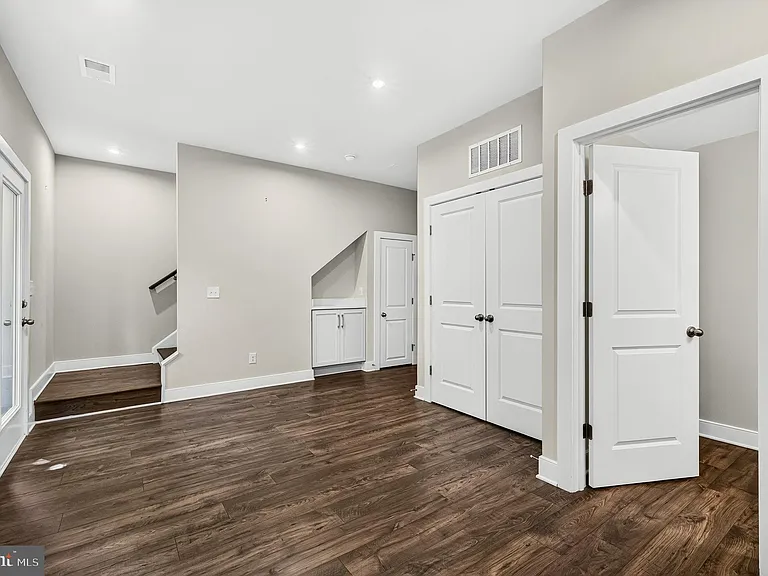 1013 S Taylor Ct — Photo 5