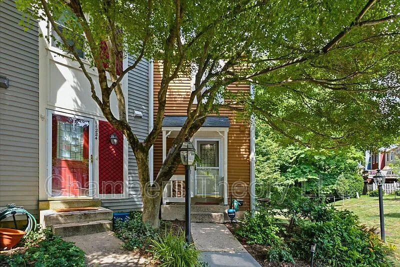 11222 Silentwood Ln