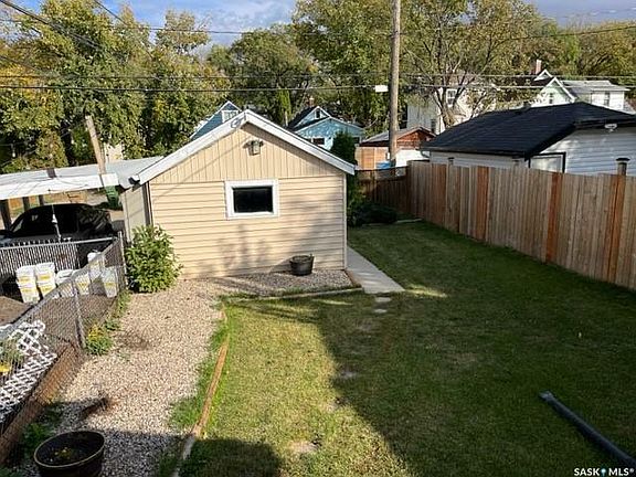 5th image of 2045 McTavish St