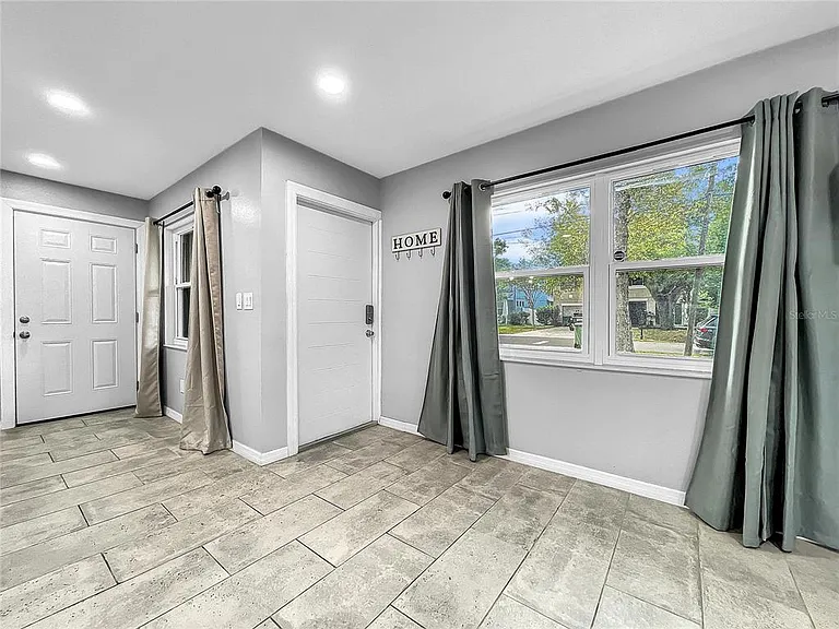 6809 S Himes Ave — Photo 3