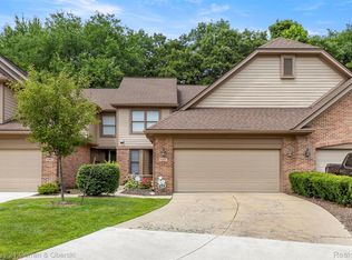 5357 Royal Vale Ln, Dearborn, MI