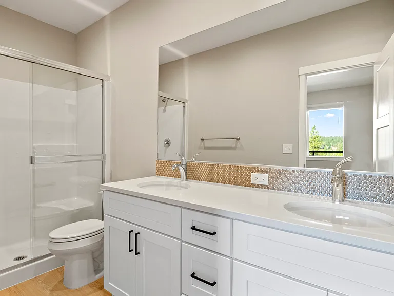 1679 S Cochran St — Photo 10