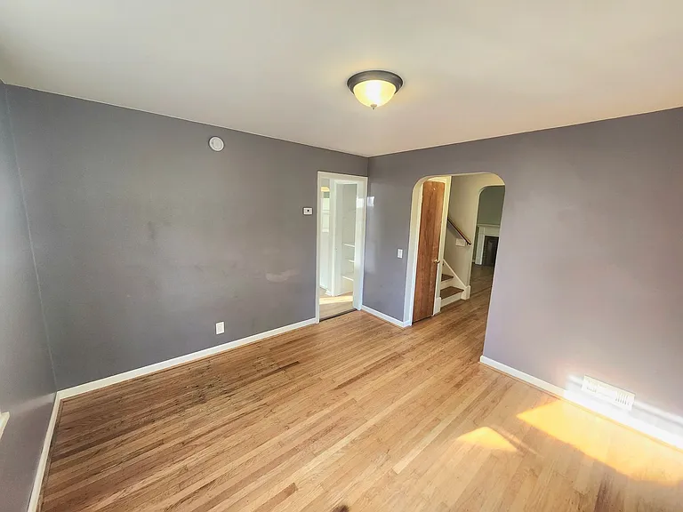 21 Glenmont Dr — Photo 11