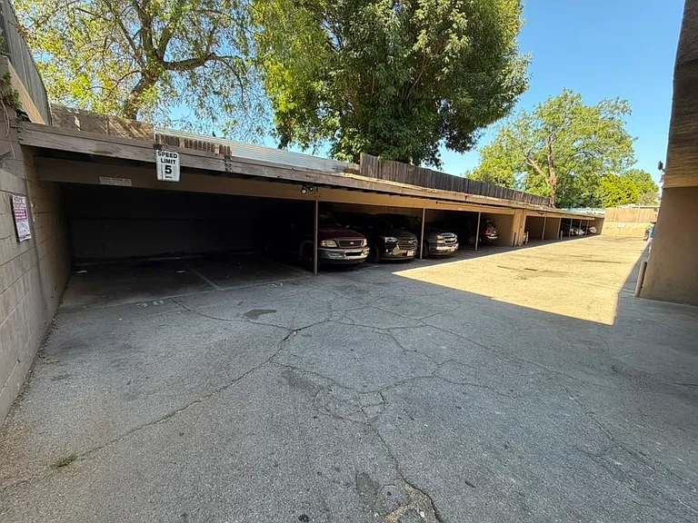 14931 Roscoe Blvd — Photo 5