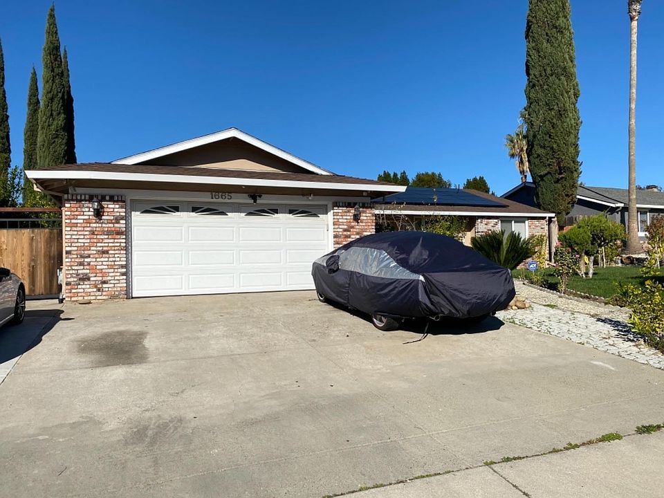 1st image of 1665 Greenridge Dr
