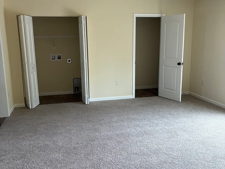 109 Meadowbrook Ln — Photo 6