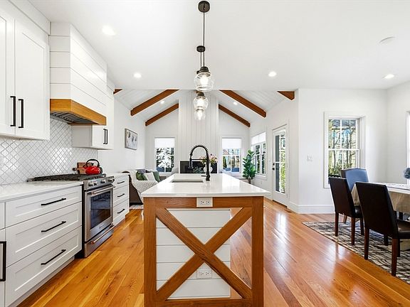 5th image of 7 Sharon Ave #7