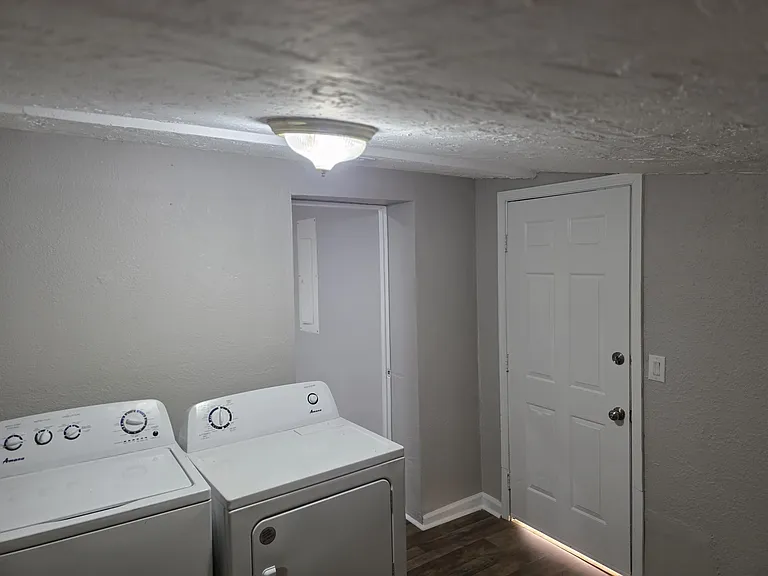 719 Price St — Photo 8