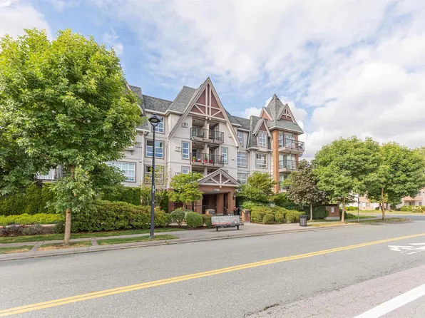 17769 57th Ave #116, Surrey, BC V3S 1H1