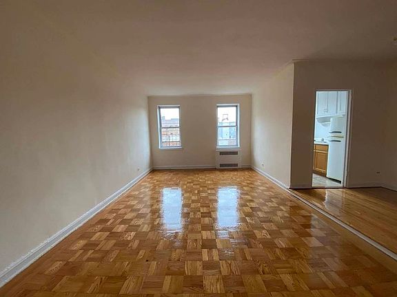 2nd image of 400 E 17th St #5K