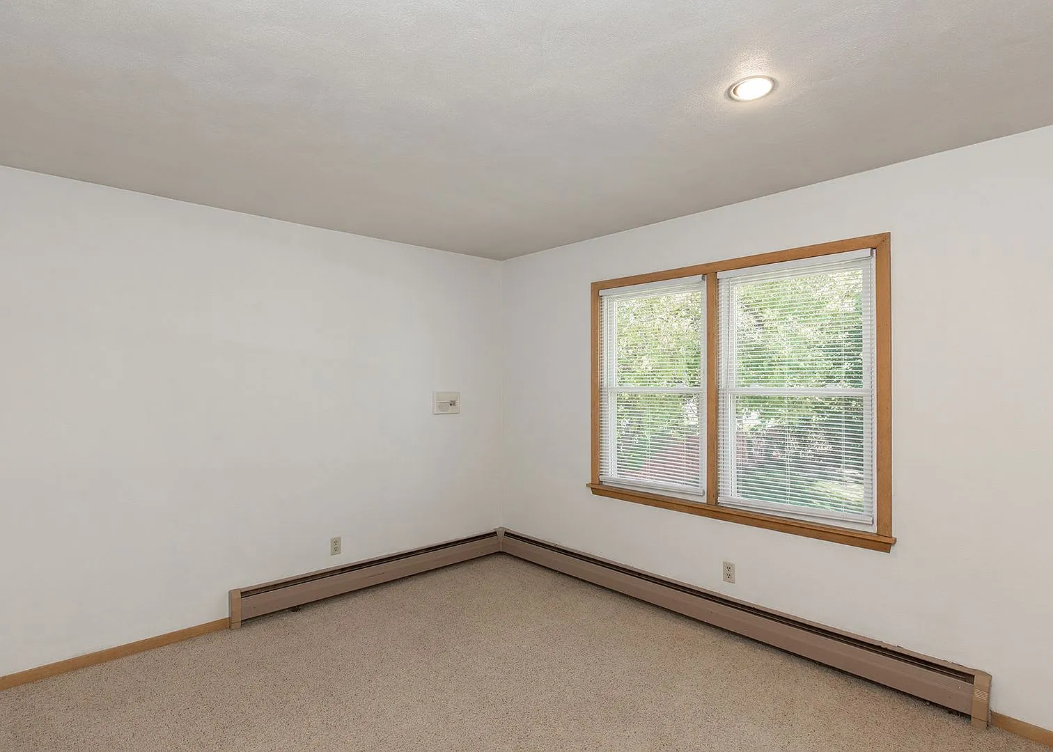 Eastridge Villa Apartments — Photo 3