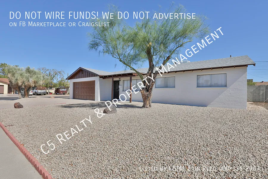 Beautifully Remodeled Gem in North Phoenix — Photo 2