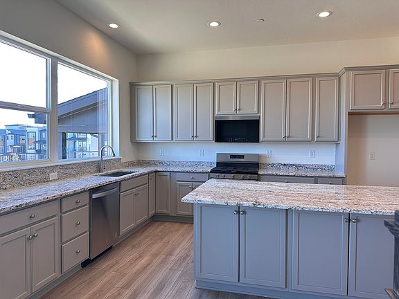 2nd image of 2537 Blue Grama Ln
