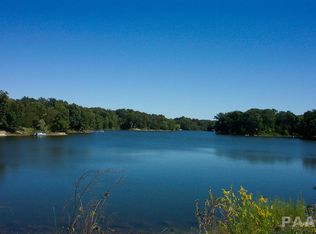 37 Roxbury Rd, Mackinaw, IL 61755