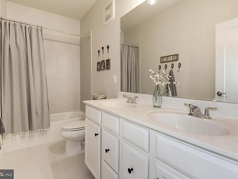 20523 Milbridge Ter — Photo 34