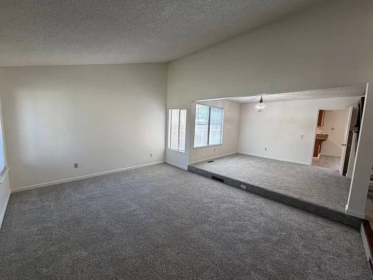 872 Shellwood Way — Photo 5