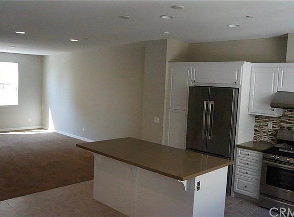 3rd image of 9 Jenkins Dr