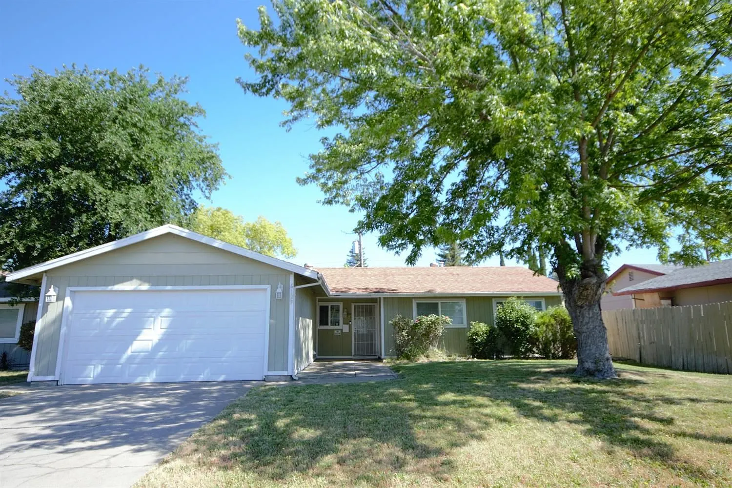 6129 Pinecreek Way photo 1