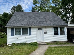 26 Ridgewood Rd, Willimantic, CT 06226