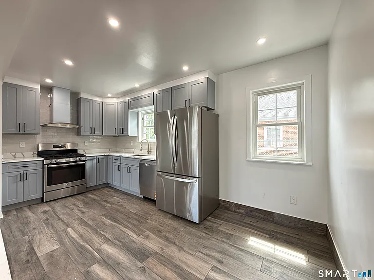 32 Hadley St — Photo 5