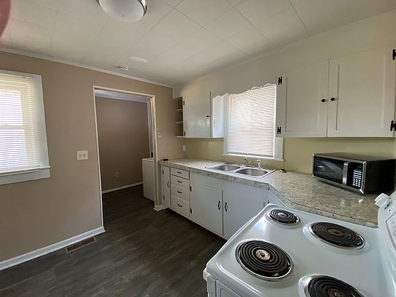 5th image of 1128 Ava St