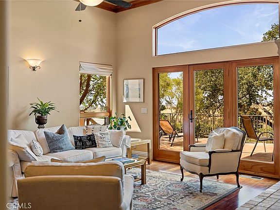 2nd image of 1479 Oak Ridge Dr