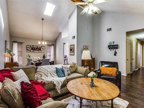 4th image of 2512 Liberty Ln