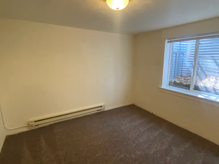 608-610 Cowan St #610.5 — Photo 7