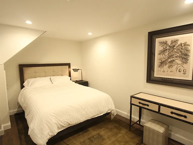 124 W 80th St #1 — Photo 11