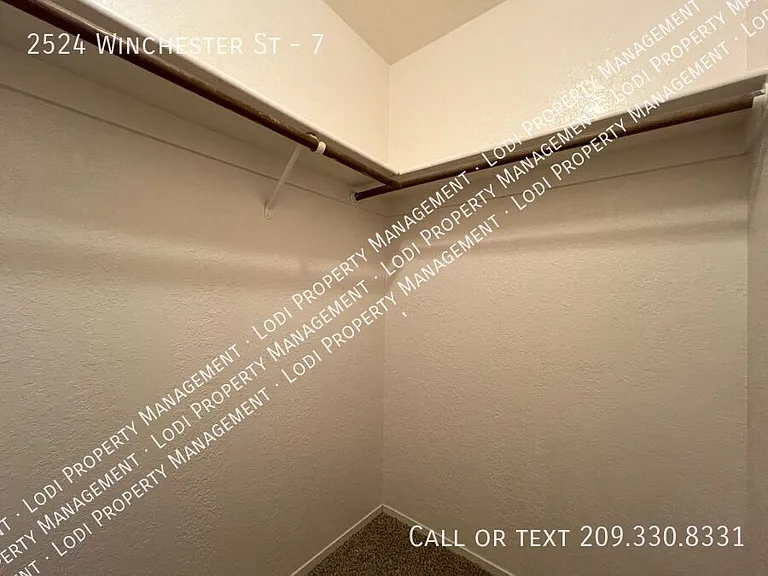 2524 Winchester St #7 — Photo 16