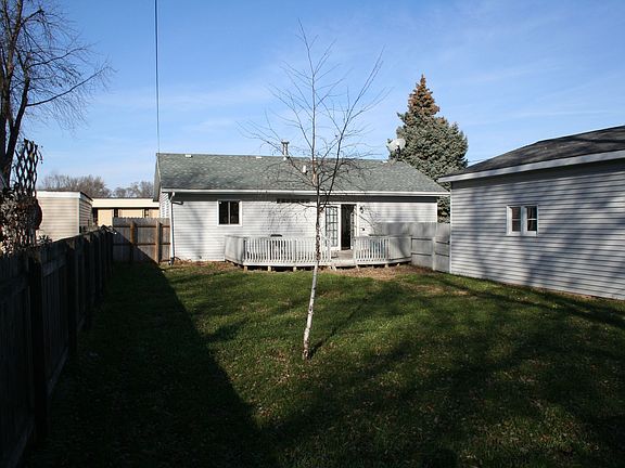 4th image of 1111 Evans Ave