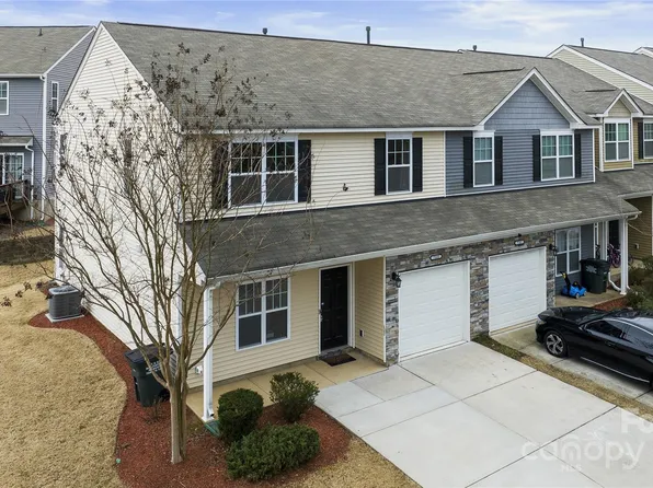 7103 Adare Mews Rd, Charlotte, NC 28217