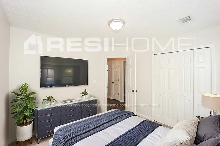 7558 Woodbine Pl — Photo 10