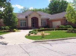 6635 Dawn Ave, Countryside, IL 60525