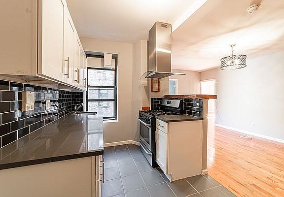 2nd image of 873 Bergen St #6