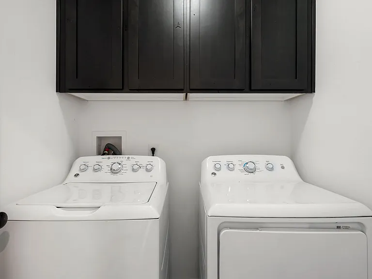1082 S Lilac Way — Photo 14